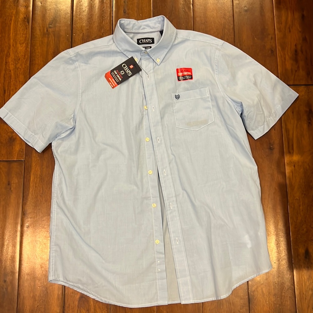Casual button down, logo pocket, Chaps ultimate temp control shirt, brand new!